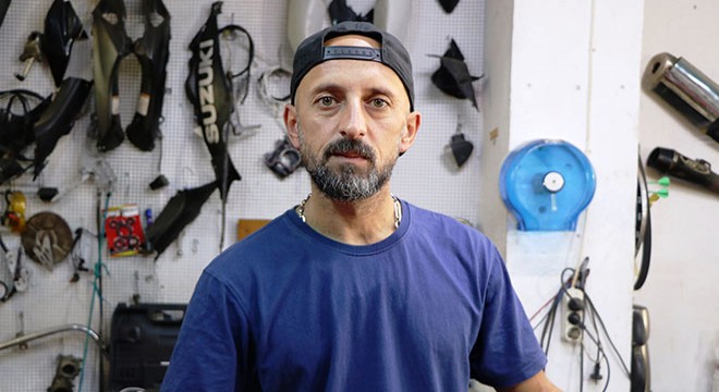 Park halindeki araca çarptı, yoluna devam etti