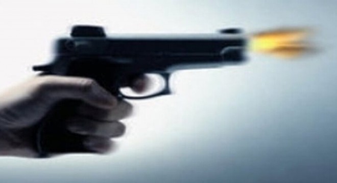 Park halindeki araca silahlı saldırı düzenlendi