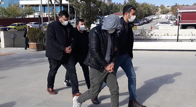 Park halindeki araçta 10 kilo esrar bulundu