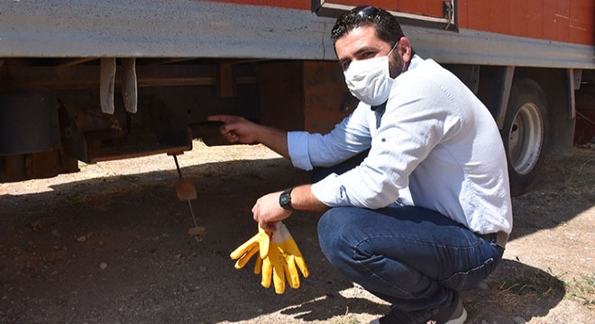 Park halindeki kamyonetin aküleri çalındı