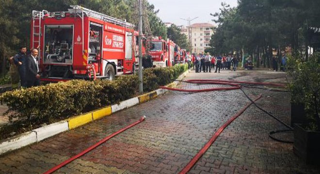 Park içindeki kafe alev alev yandı