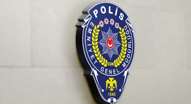 Parkta uyuşturucu kullanan 6 kişi yakalandı