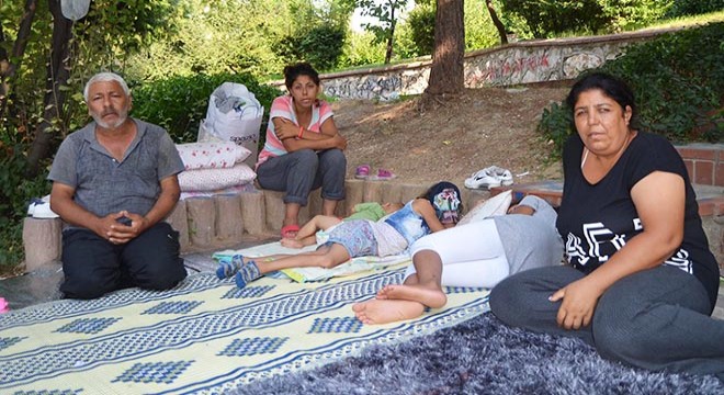 Parkta yaşayan ailenin dramı yürekleri burkuyor