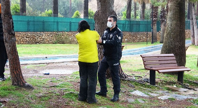 Parkta bulunan Ceyda, uzun uğraşlar sonucu kendine geldi