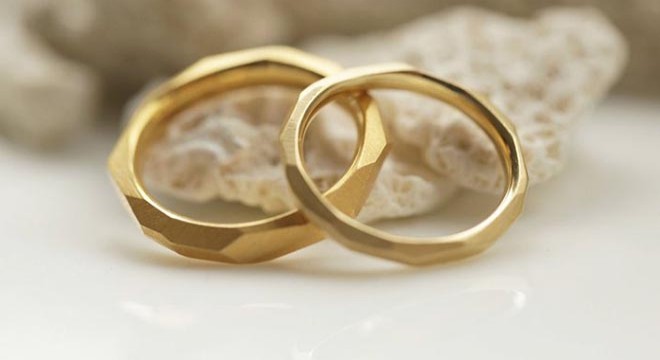 Parmağına sıkışan yüzüğü itfaiye çıkardı