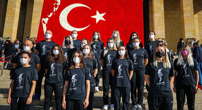 Paşa'nın Melekleri Ata'nın huzurunda