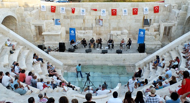 Patara Antik Kenti'nde nostalji konseri