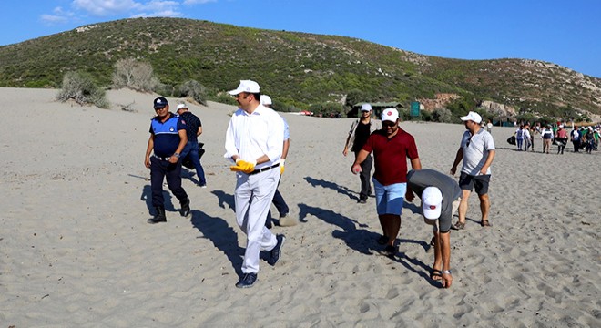 Patara Plajı'nda çevre temizliği