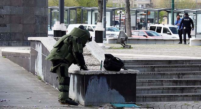 Patlatılan şüpheli çantadan kıyafet çıktı