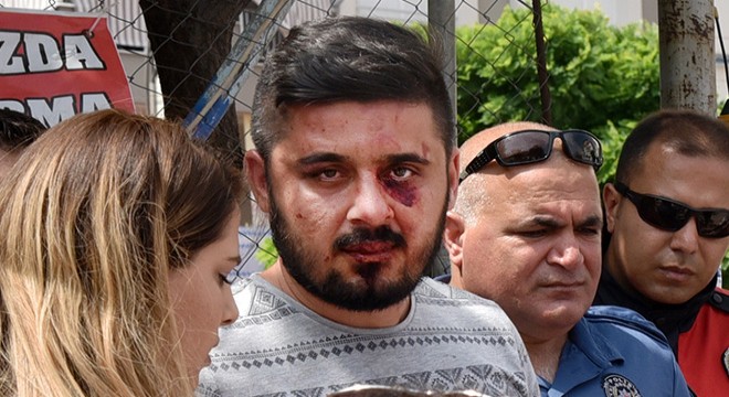 Pazarlığı bozan galericiyi plastik kelepçe takıp, dövdüler