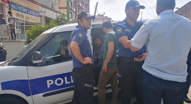 Pendik'te babasıyla tartışan oğlu, çatı katını ateşe verdi