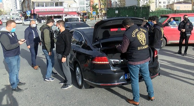 Pendik'te okul önlerinde polisten sıkı denetim