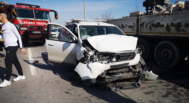 Pendik te trafik kazası: 3 yaralı