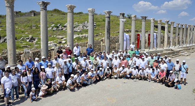 Perge de rehberlerin topladıkları para ile 11 sütun dikildi