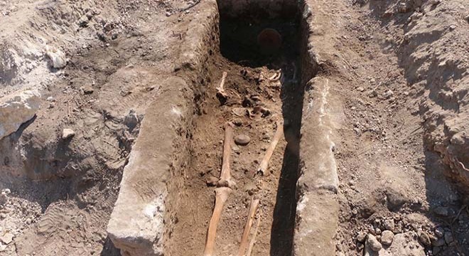 Perre Antik Kenti'nde bin yıllık iskelet bulundu