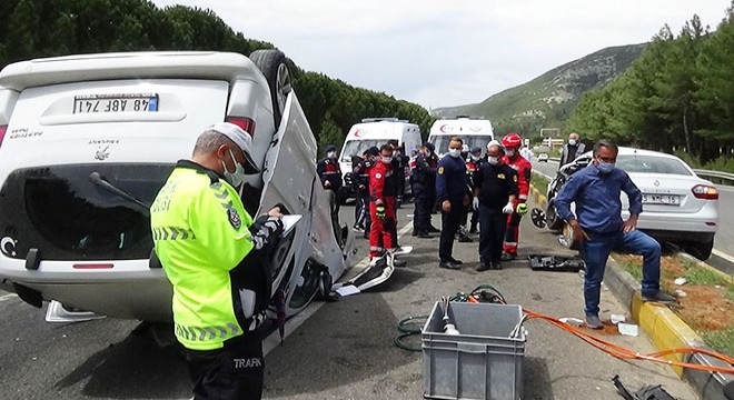 Personel aracı ile otomobil çarpıştı: 1 ölü, 5 yaralı