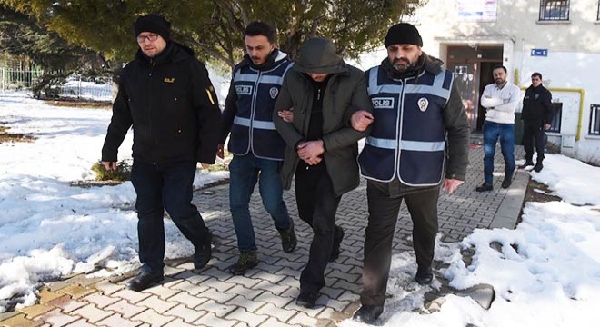 Peruklu hırsız, Hülya Avşar’ın evini de soymuş