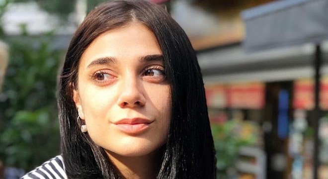 Pınar, Özgecan paylaşımları yapmış: İçim parçalanıyor