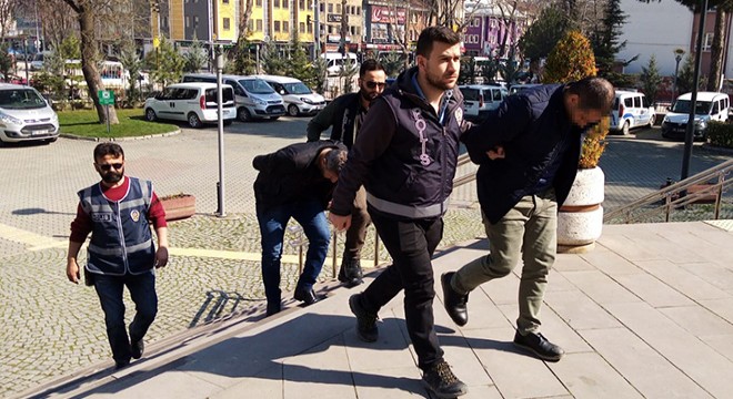 Piyasaya sahte para ve Cumhuriyet altını süren 3 kişi yakalandı