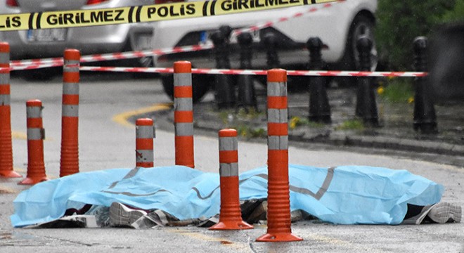 Plazanın 42'nci katından atlayan genç kız öldü