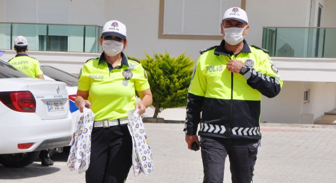 Polis Trafik Haftası'nı çocuklarla kutladı