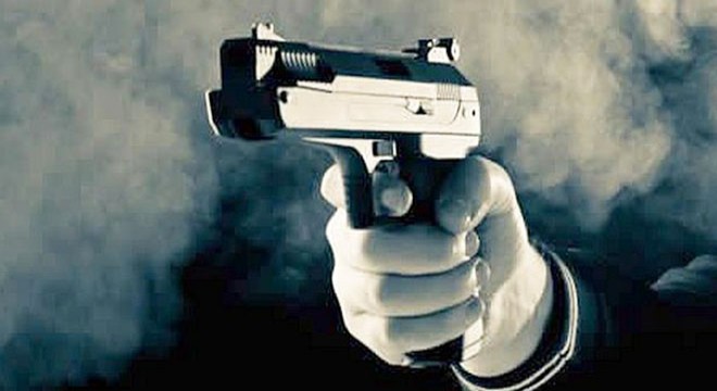 Polis babasının tabancasıyla intihara kalkıştı