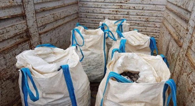 Polis kılığında TIR'ın önünü kesip, 5 milyon TL'lik madeni çaldılar
