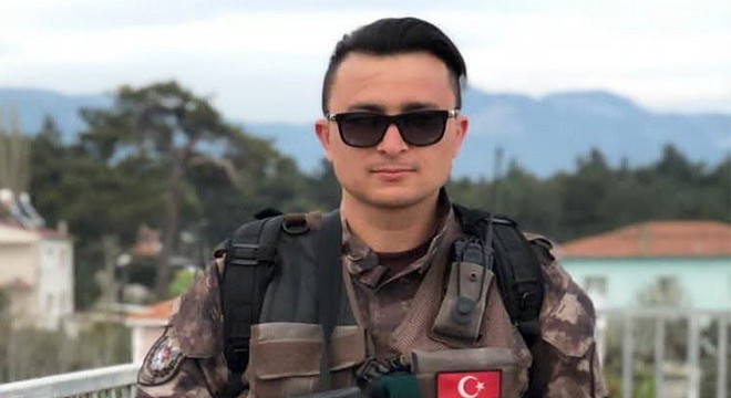 Polis memuru, trafik kazasında hayatını kaybetti