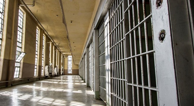 Polis memurunu telsizle döven saldırgana 8 yıl hapis istemi