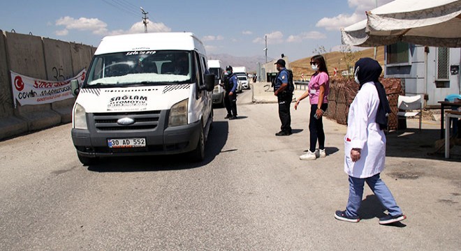 Polis kontrol noktasında aşı uygulaması