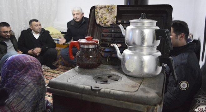 Polis, sobalı evleri ziyaret edip zehirlenmelere karşı uyardı