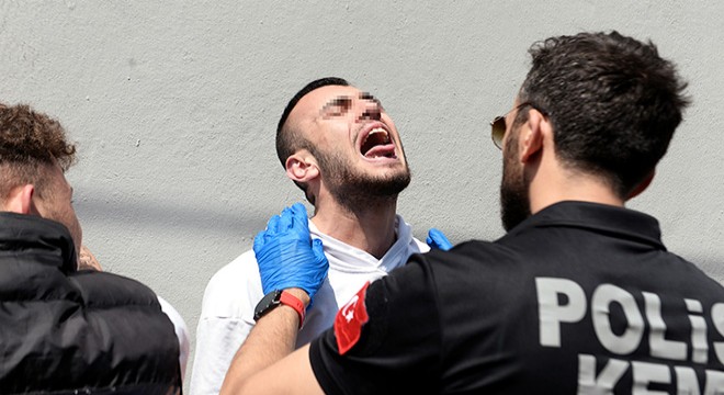 Polis, şüphelinin ağzında uyuşturucu aradı