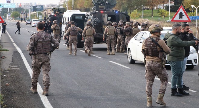 Polis uygulama noktasında silahlı kavga: 22 gözaltı