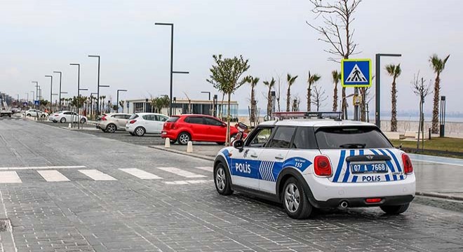 Polis vatandaşları anonsla uyardı