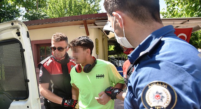 Polise karşı geldi, gözaltına alındı