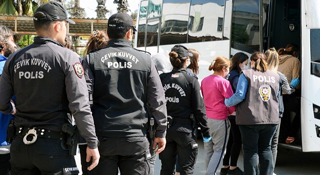 Polise yakalanmamak için şifreli konuşmuşlar