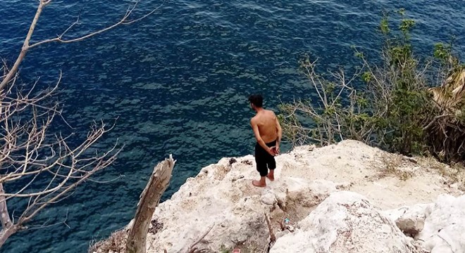1 kilo tatlı ve dürüm sözü üzerine intihardan vazgeçti