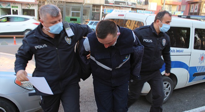 Polisin 'Dur' ihtarına uymadı, 2 kez kaza yapınca yakalandı