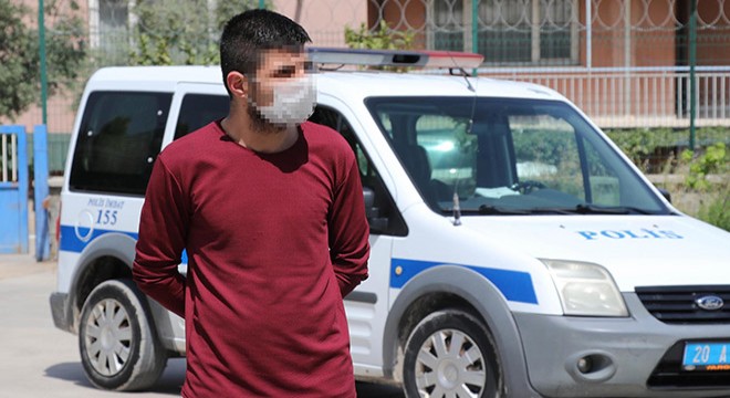 Polisin 'dur' ihtarına uymayan ehliyetsiz sürücüye 15 bin lira ceza
