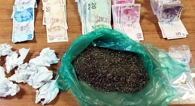 Polisin uyarısına rağmen kaçtı, otomobilinden uyuşturucu çıktı