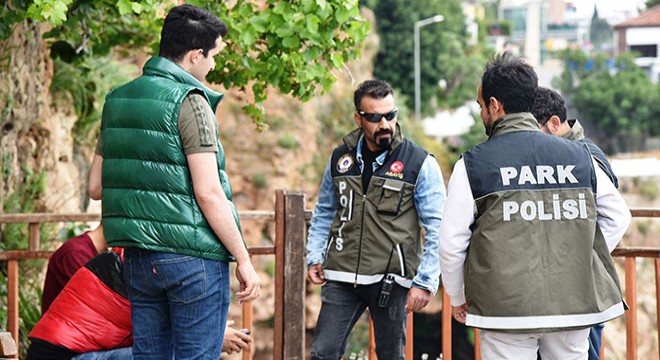 Polisten 'güven ve huzur uygulaması'