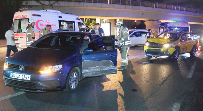 Polisten kaçan otomobil kazaya sebep oldu: 1 yaralı