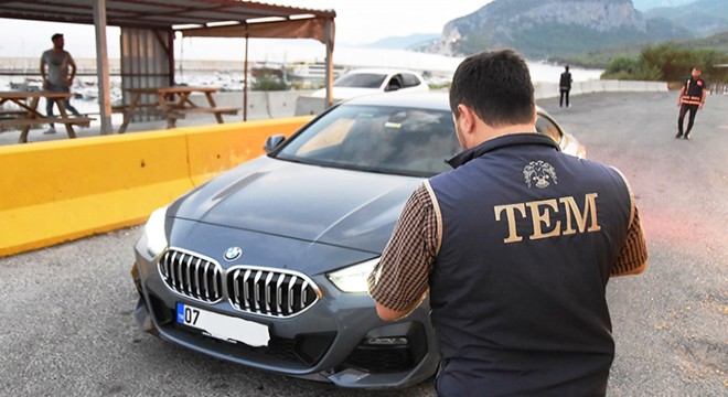 Polisten 'korsan taksi' denetimi