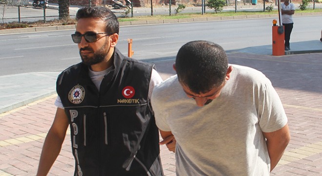 Polisten uyuşturucu operasyonu: 3 gözaltı