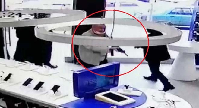 Pompalı tüfekle iş yerini bastı, sivil polis etkisiz hale getirdi