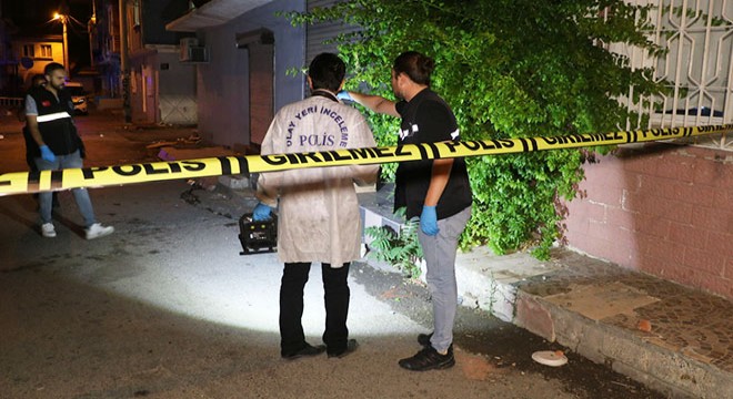 Pompalı tüfekle kavga ettiği kişi ve ayıranı vurdu