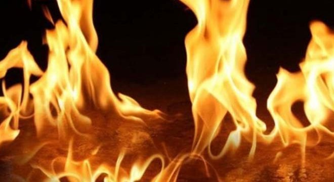 Prizden çıkan yangında eşyalar kullanılamaz hale geldi