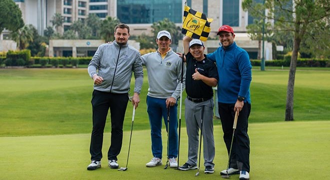 Pro-Am Golf Turnuvası nın şampiyonu Max Kramer