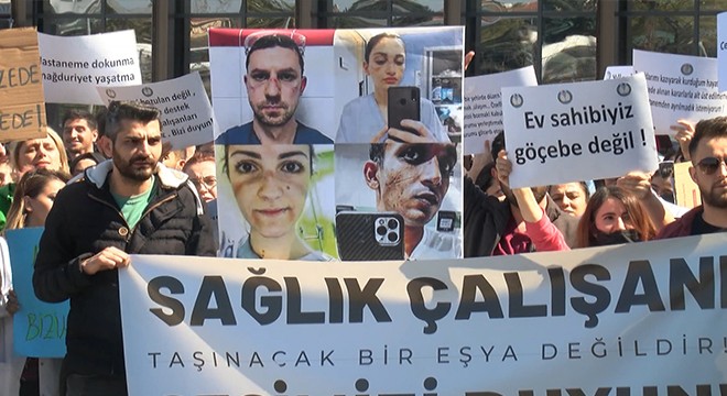 Prof.Dr. Murat Dilmener Acil Durum Hastanesi önünde protesto