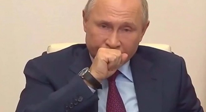 Putin telekonferans toplantısında öksürük krizine girdi